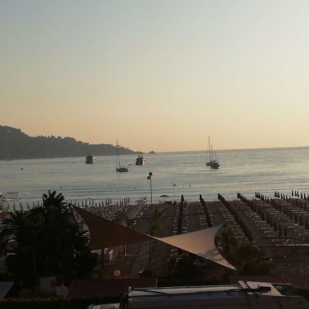 B&B Baia Delle Sirene จีอาร์ดีนี นักซอส ภายนอก รูปภาพ
