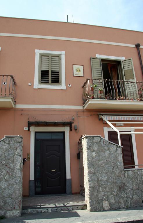 B&B Baia Delle Sirene จีอาร์ดีนี นักซอส ภายนอก รูปภาพ